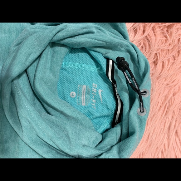 Nike pullover jacket - Picture 2 of 3